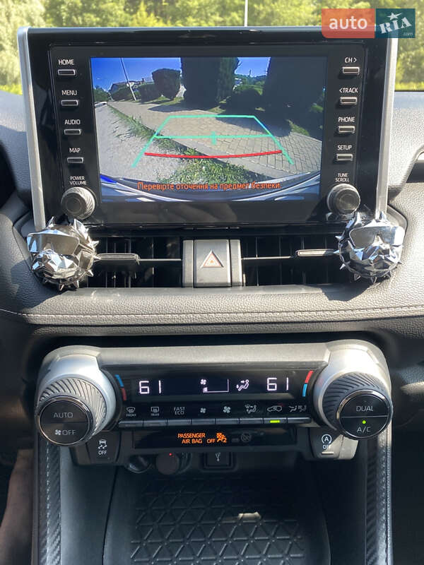 Позашляховик / Кросовер Toyota RAV4 2020 в Дніпрі