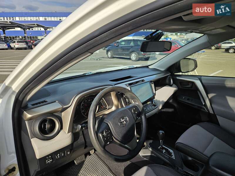 Внедорожник / Кроссовер Toyota RAV4 2013 в Киеве