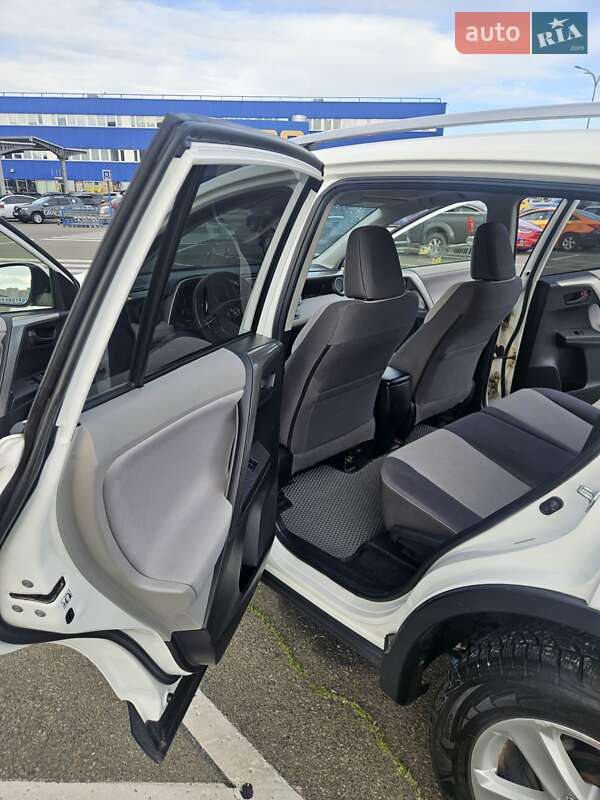 Внедорожник / Кроссовер Toyota RAV4 2013 в Киеве