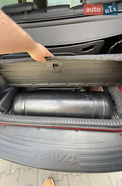 Внедорожник / Кроссовер Toyota RAV4 2008 в 