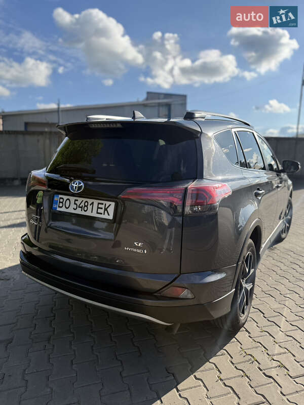 Позашляховик / Кросовер Toyota RAV4 2017 в Хмельницькому