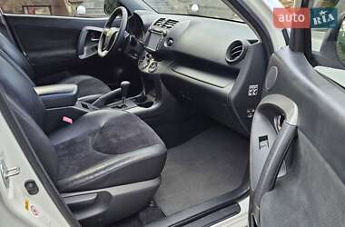 Внедорожник / Кроссовер Toyota RAV4 2010 в 