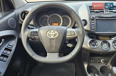Внедорожник / Кроссовер Toyota RAV4 2010 в 