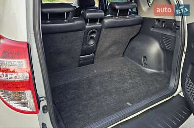 Внедорожник / Кроссовер Toyota RAV4 2010 в 
