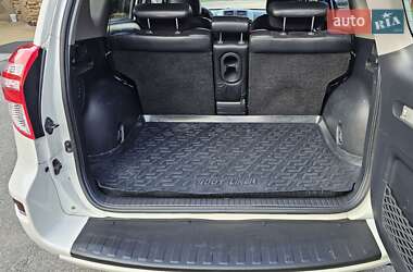 Внедорожник / Кроссовер Toyota RAV4 2010 в 