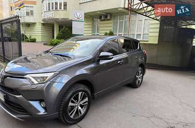 Позашляховик / Кросовер Toyota RAV4 2017 в Києві