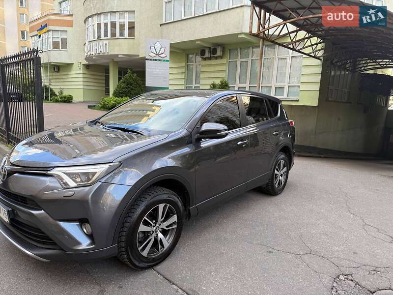 Toyota RAV4 2017