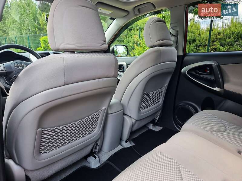 Позашляховик / Кросовер Toyota RAV4 2012 в Хмельницькому
