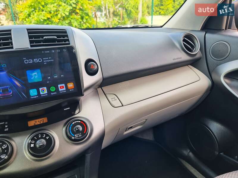 Позашляховик / Кросовер Toyota RAV4 2012 в Хмельницькому