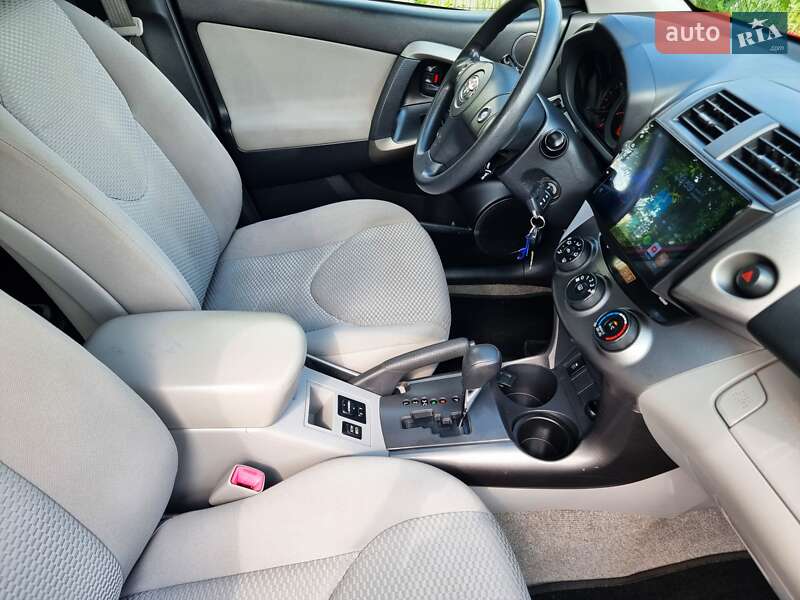 Позашляховик / Кросовер Toyota RAV4 2012 в Хмельницькому
