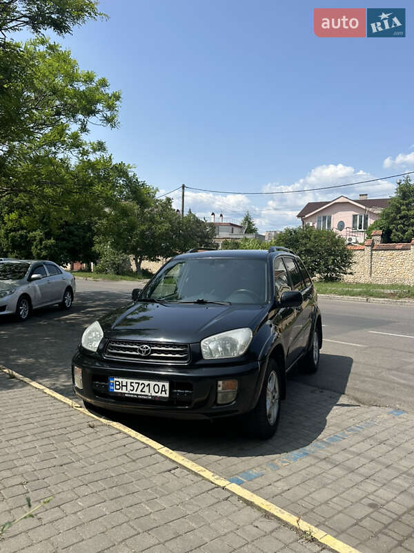 Внедорожник / Кроссовер Toyota RAV4 2002 в 