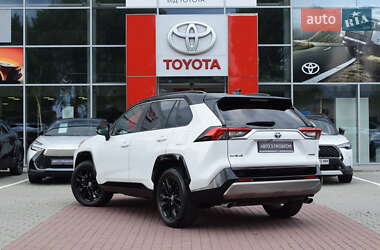 Внедорожник / Кроссовер Toyota RAV4 2023 в 
