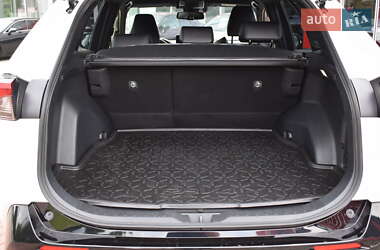 Внедорожник / Кроссовер Toyota RAV4 2023 в 