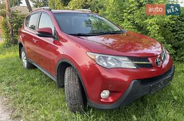 Внедорожник / Кроссовер Toyota RAV4 2015 в 
