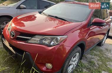 Внедорожник / Кроссовер Toyota RAV4 2015 в 