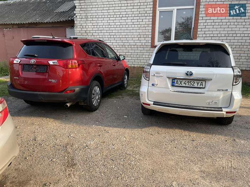 Внедорожник / Кроссовер Toyota RAV4 2015 в Харькове