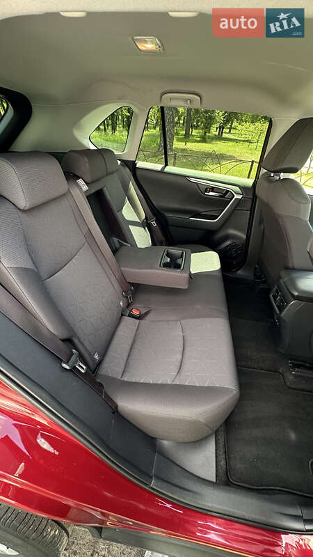 Внедорожник / Кроссовер Toyota RAV4 2019 в Киеве