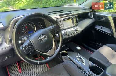 Внедорожник / Кроссовер Toyota RAV4 2013 в 