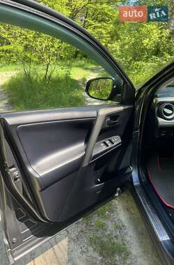 Внедорожник / Кроссовер Toyota RAV4 2013 в 