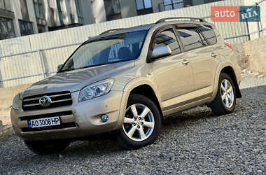 Позашляховик / Кросовер Toyota RAV4 2007 в 