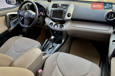 Позашляховик / Кросовер Toyota RAV4 2007 в 