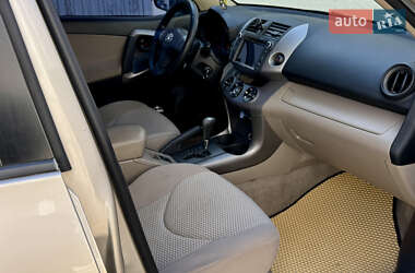 Позашляховик / Кросовер Toyota RAV4 2007 в 