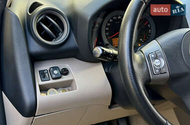 Позашляховик / Кросовер Toyota RAV4 2007 в 