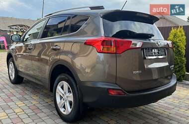 Позашляховик / Кросовер Toyota RAV4 2013 в 