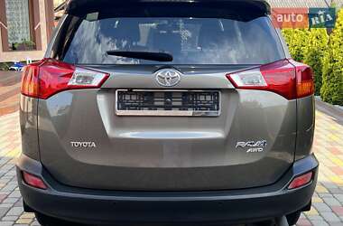 Позашляховик / Кросовер Toyota RAV4 2013 в 