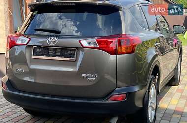 Позашляховик / Кросовер Toyota RAV4 2013 в 