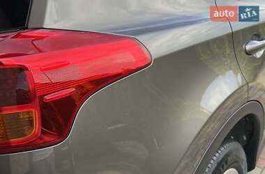 Позашляховик / Кросовер Toyota RAV4 2013 в 