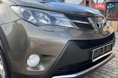 Позашляховик / Кросовер Toyota RAV4 2013 в 