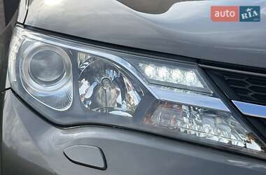 Позашляховик / Кросовер Toyota RAV4 2013 в 