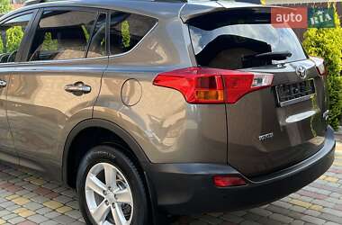 Позашляховик / Кросовер Toyota RAV4 2013 в 