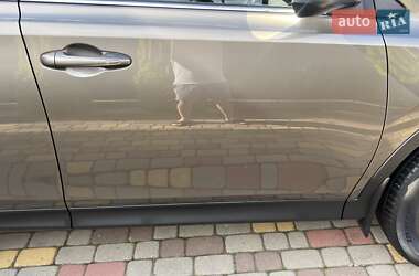 Позашляховик / Кросовер Toyota RAV4 2013 в 