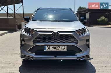 Внедорожник / Кроссовер Toyota RAV4 2021 в 