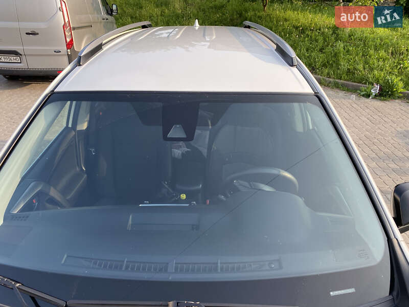 Позашляховик / Кросовер Toyota RAV4 2016 в Рівному