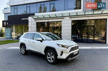 Внедорожник / Кроссовер Toyota RAV4 2019 в 