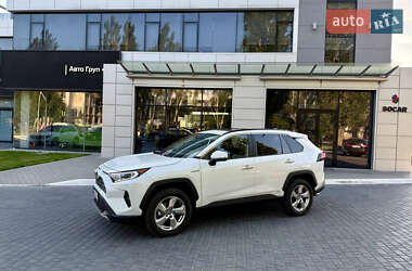Внедорожник / Кроссовер Toyota RAV4 2019 в 