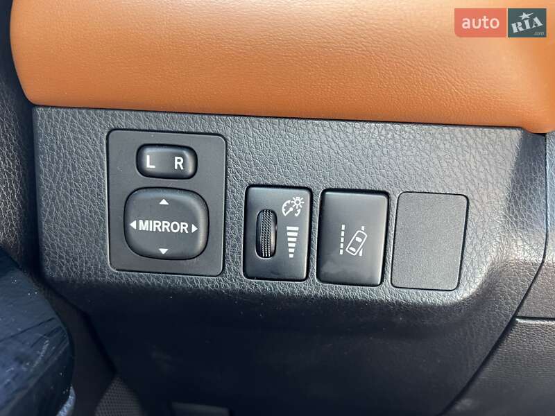Внедорожник / Кроссовер Toyota RAV4 2017 в Киеве