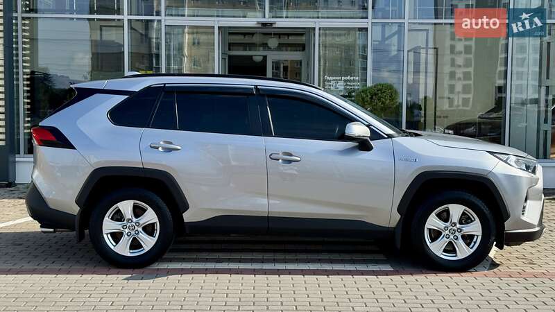 Внедорожник / Кроссовер Toyota RAV4 2020 в Чернигове