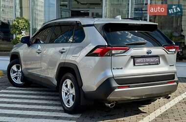 Внедорожник / Кроссовер Toyota RAV4 2020 в 