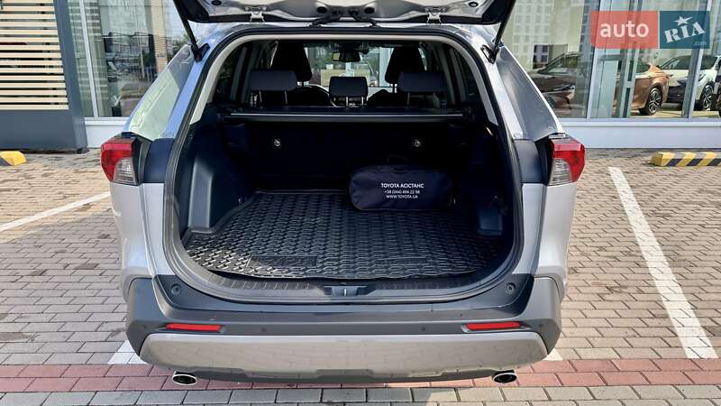 Внедорожник / Кроссовер Toyota RAV4 2020 в Чернигове