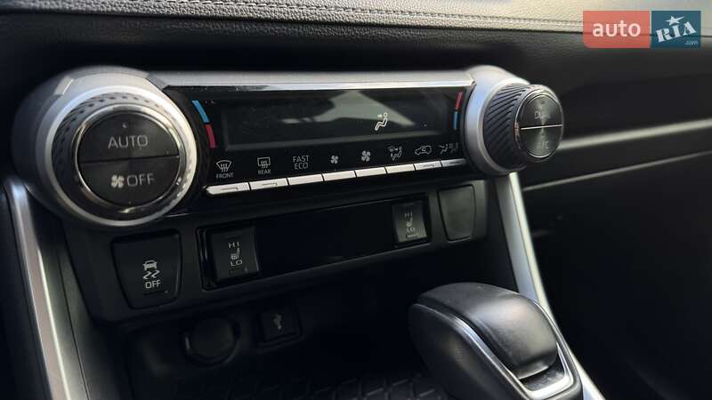 Внедорожник / Кроссовер Toyota RAV4 2020 в Чернигове