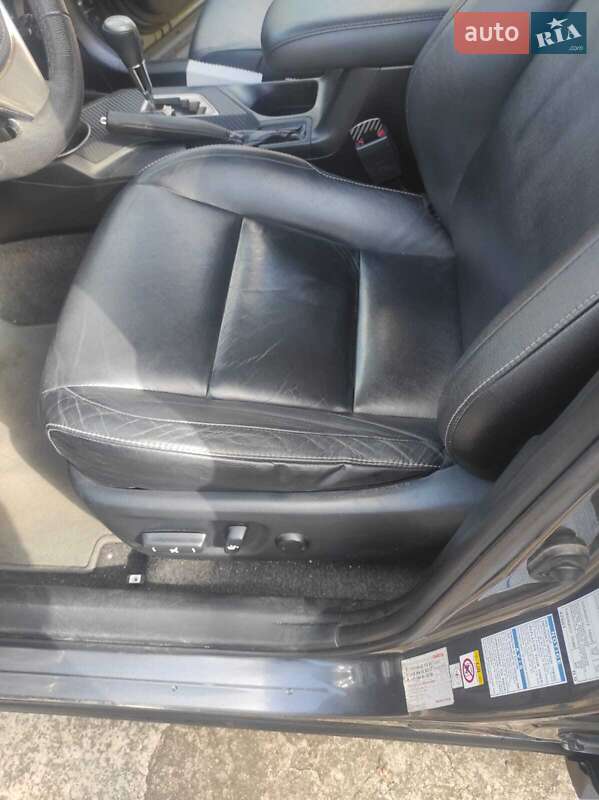 Внедорожник / Кроссовер Toyota RAV4 2014 в Днепре