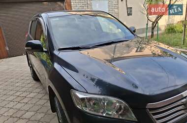 Внедорожник / Кроссовер Toyota RAV4 2012 в 