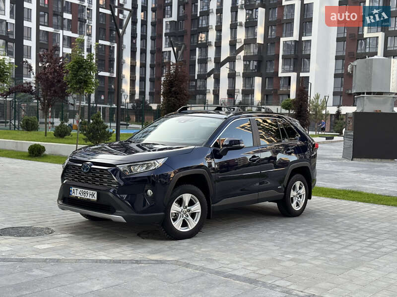 Внедорожник / Кроссовер Toyota RAV4 2021 в Ивано-Франковске