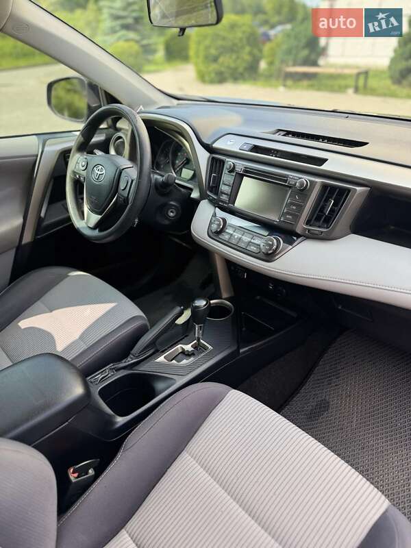 Внедорожник / Кроссовер Toyota RAV4 2013 в Ивано-Франковске