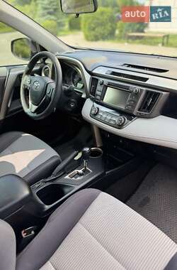 Внедорожник / Кроссовер Toyota RAV4 2013 в 