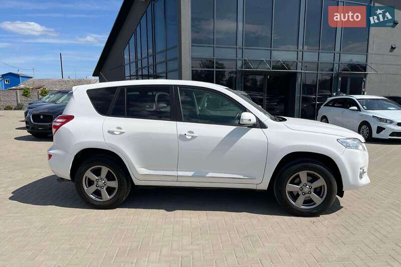 Внедорожник / Кроссовер Toyota RAV4 2012 в Киеве